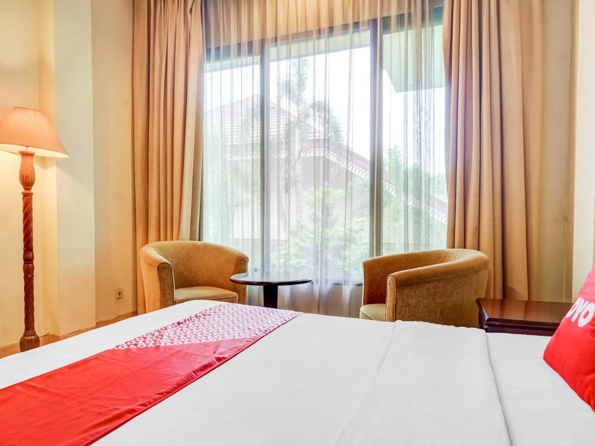 ג'קרטה Collection O 91071 Hotel Desa Wisata Tmii מראה חיצוני תמונה